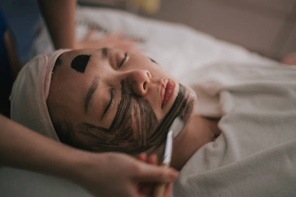 Clay Mask : Có thực sự hút được mụn ẩn như lời đồn ?