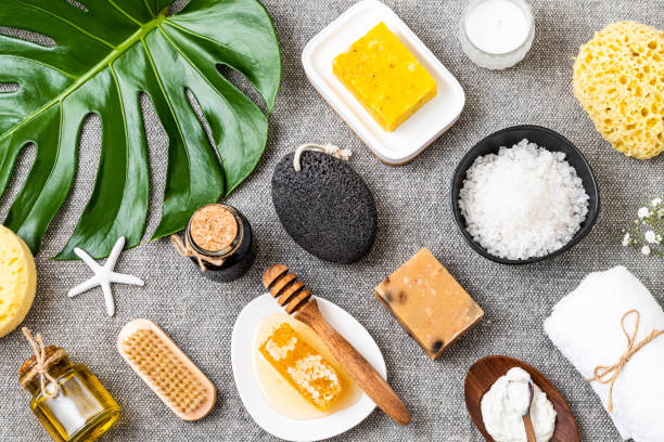 Tẩy Tế Bào Chết: Chọn Vật Lý Hay Hóa Học Để Da Mịn Màng An Toàn ?
