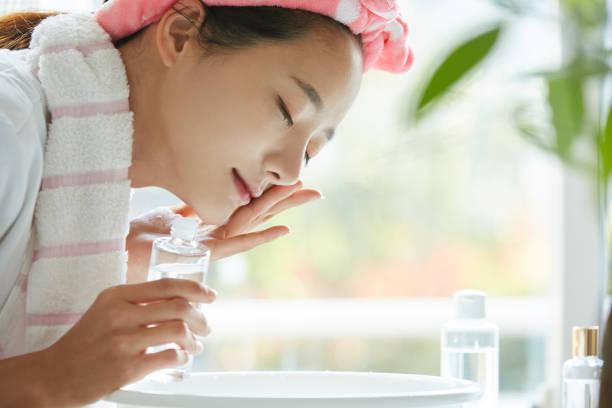 Skincare Đúng Cách: Có Nên Dùng Toner Khi Da Đang Bị Mụn ?