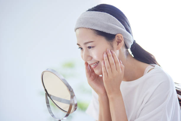 Toner Trị Mụn: Bí Mật Không Chỉ Là “Nước Hoa Hồng” Như Bạn Tưởng