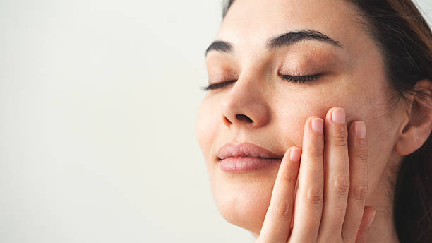 Bí Quyết Chọn Sản Phẩm Skincare Không Gây Kích Ứng Cho Da Nhạy Cảm
