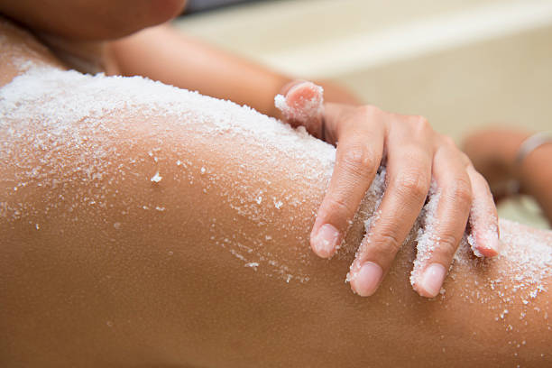 Tẩy da chết đúng cách với Shower Salt – Bí quyết để da body luôn sạch