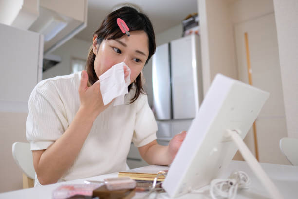 Toner Trị Mụn: Bí Mật Không Chỉ Là “Nước Hoa Hồng” Như Bạn Tưởng